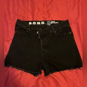 S.O.N.G crisscross timeless shorts